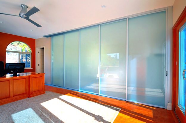 glass wall partitions